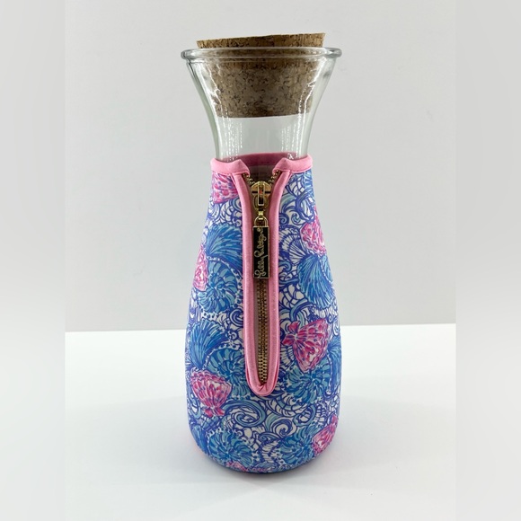 Lilly Pulitzer Glass Beverage Carafe 36oz Insulated Blue Haven Raising Shell - Picture 2 of 7